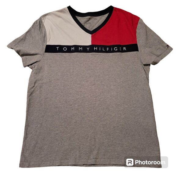 Men's Size Medium Tommy Hilfiger V-neck T-Shirt - Picture 1 of 3